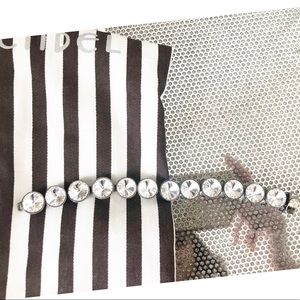 HENRI BENDEL ON POINT FLEX BRACELET IN GUNMETAL!!